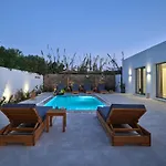 Ioli, Private Swimming Pool, 3 Bedrooms Glifades